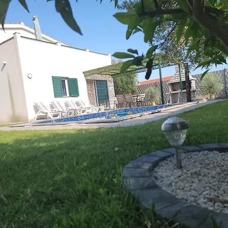 Mandarina بيت للعطل